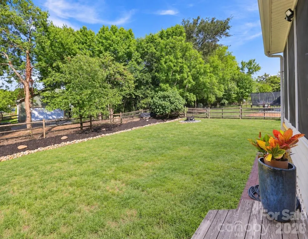 16215 Hollingbourne Road Huntersville, NC 28078
