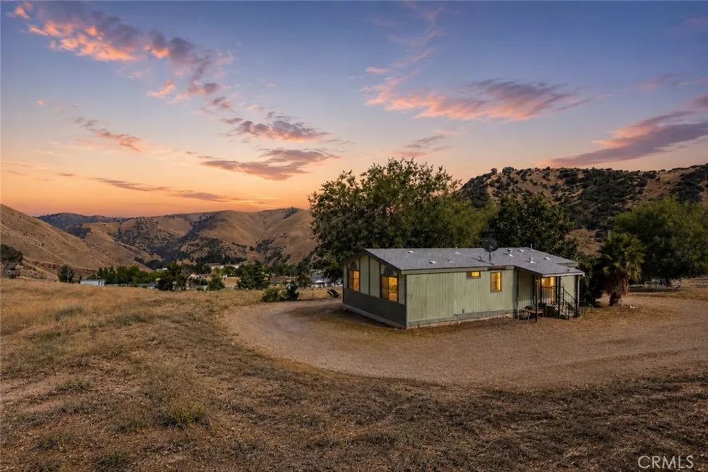 3227 Taylor Lebec, CA 93243