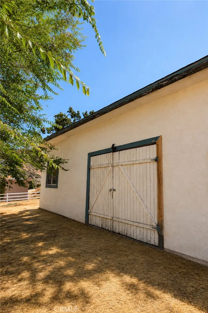 3227 Taylor Lebec, CA 93243
