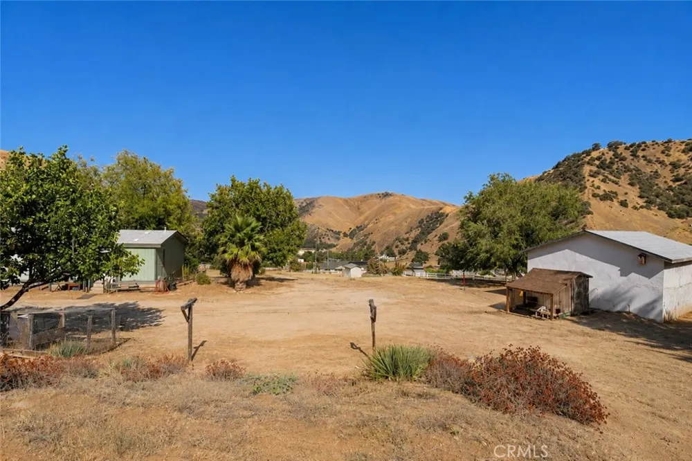 3227 Taylor Lebec, CA 93243