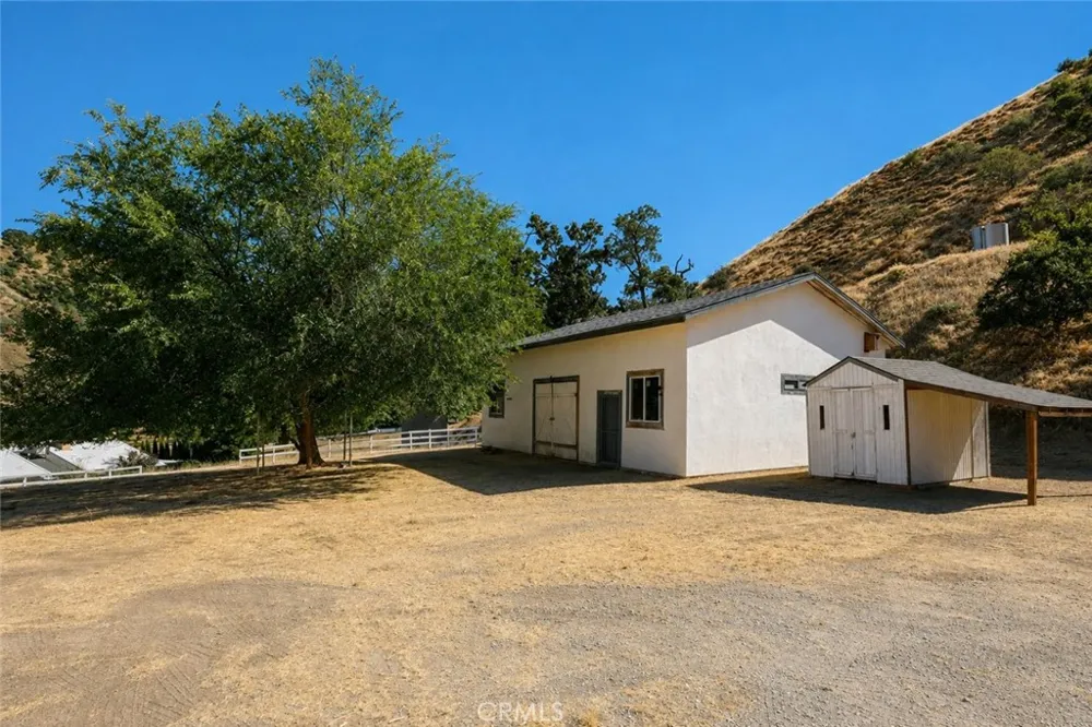3227 Taylor Lebec, CA 93243