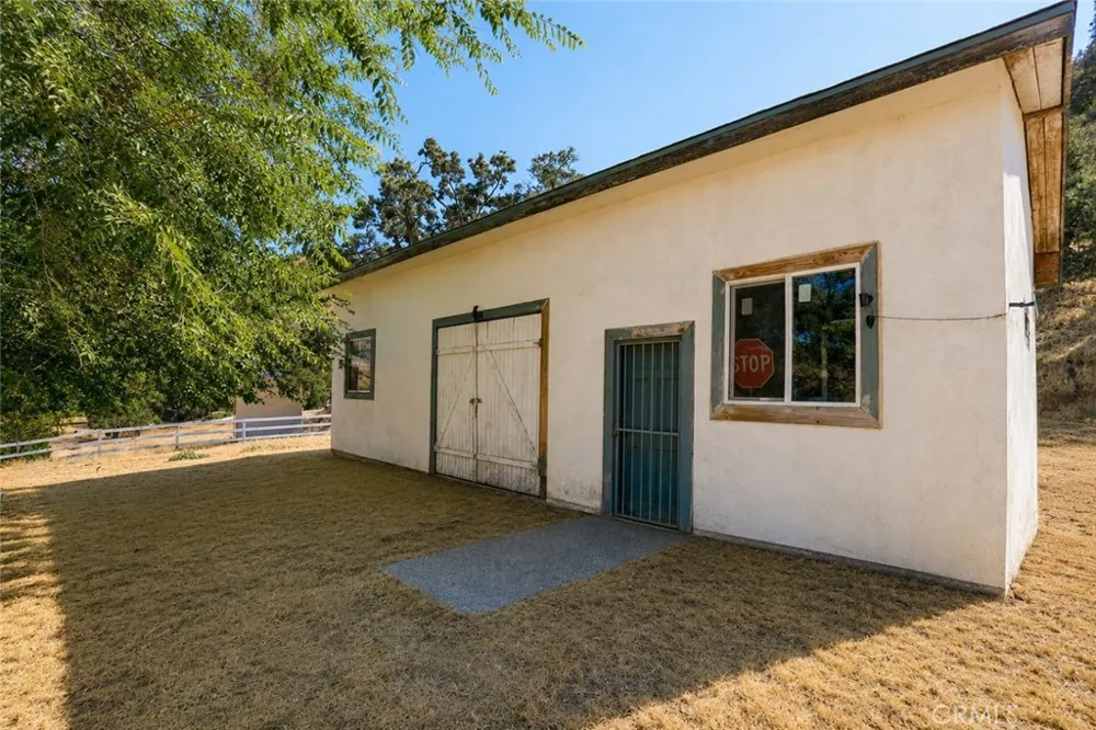 3227 Taylor Lebec, CA 93243