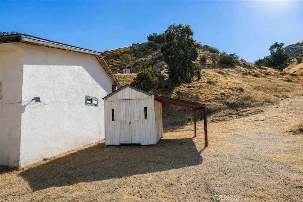 3227 Taylor Lebec, CA 93243