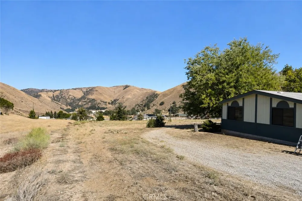 3227 Taylor Lebec, CA 93243