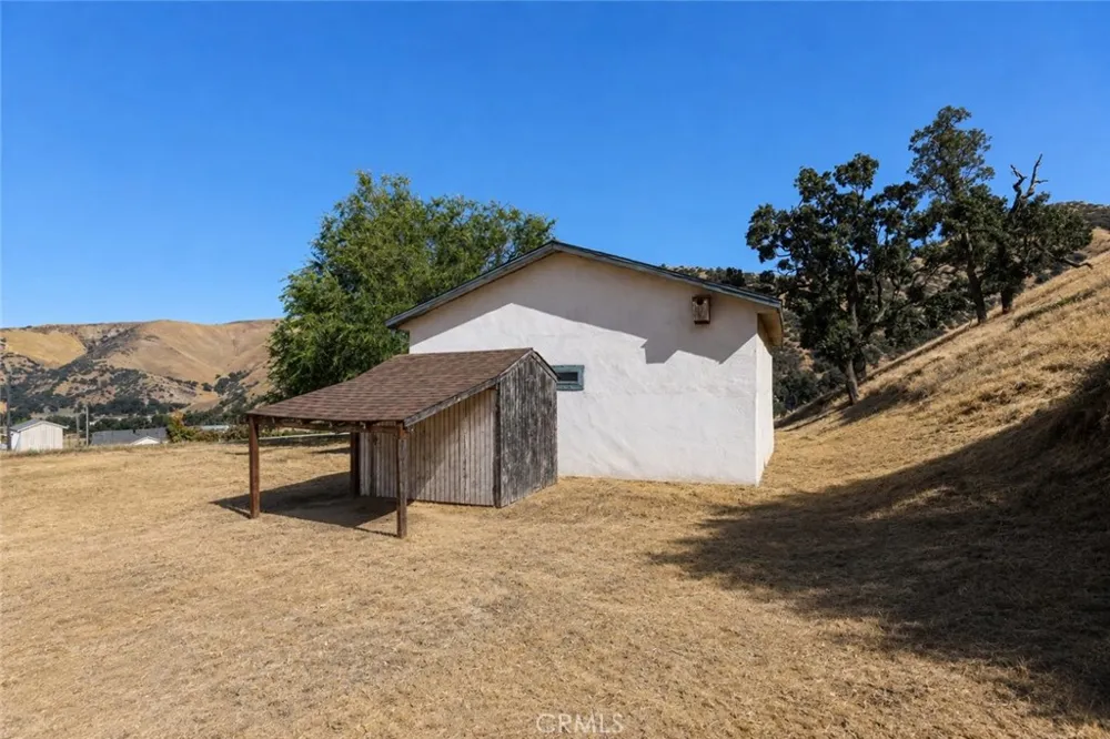 3227 Taylor Lebec, CA 93243