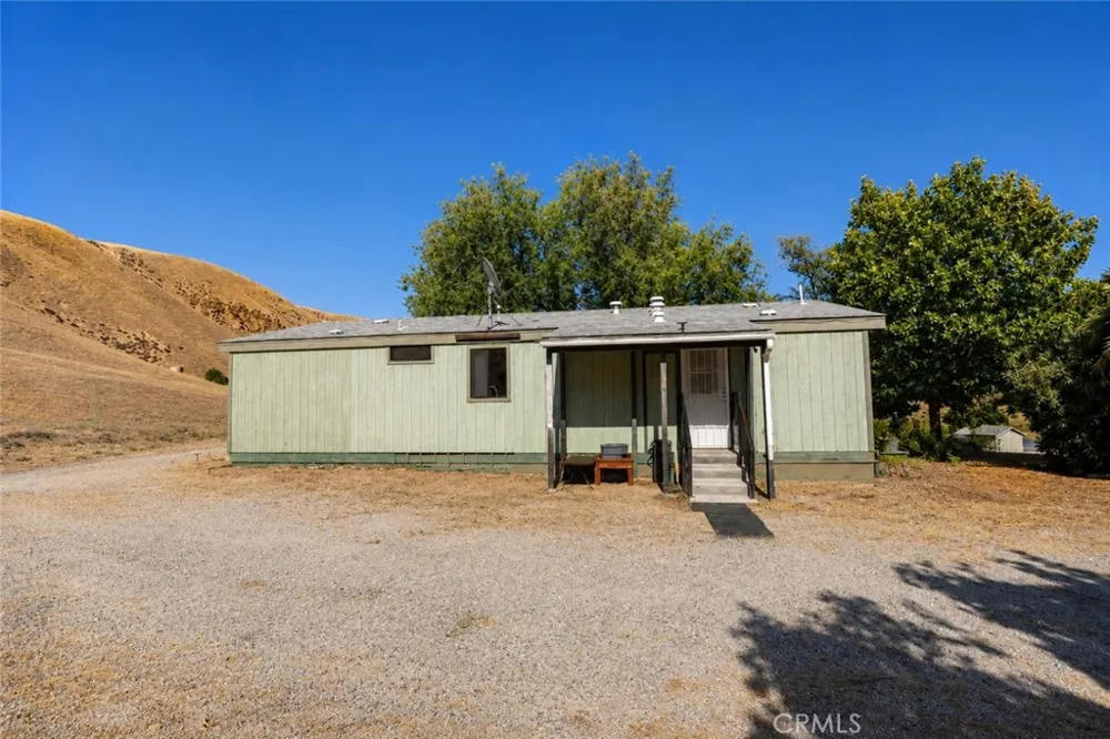 3227 Taylor Lebec, CA 93243