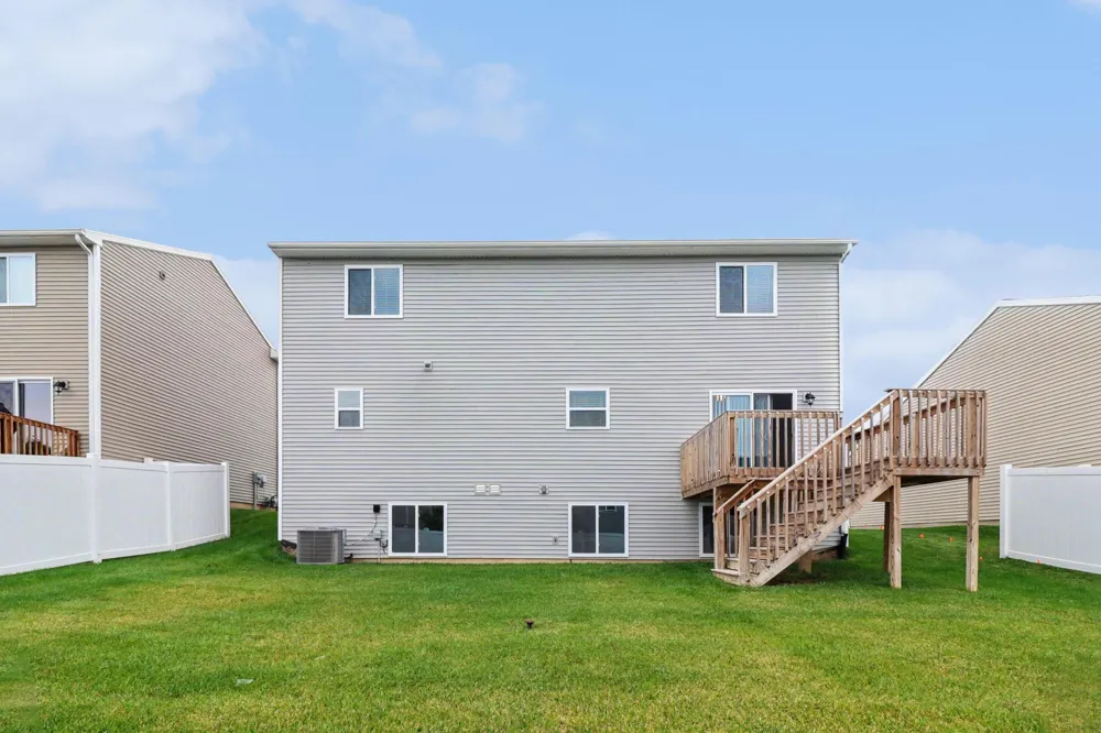 2928 Sycamore River Drive Fowlerville, MI 48836