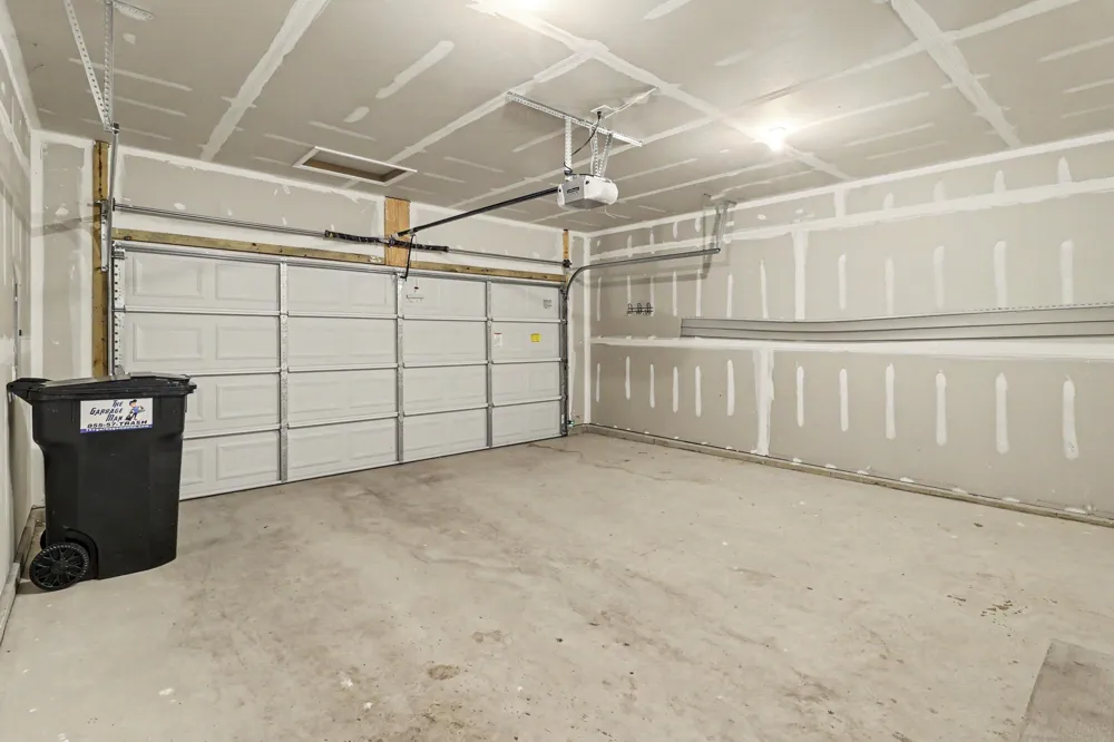2928 Sycamore River Drive Fowlerville, MI 48836