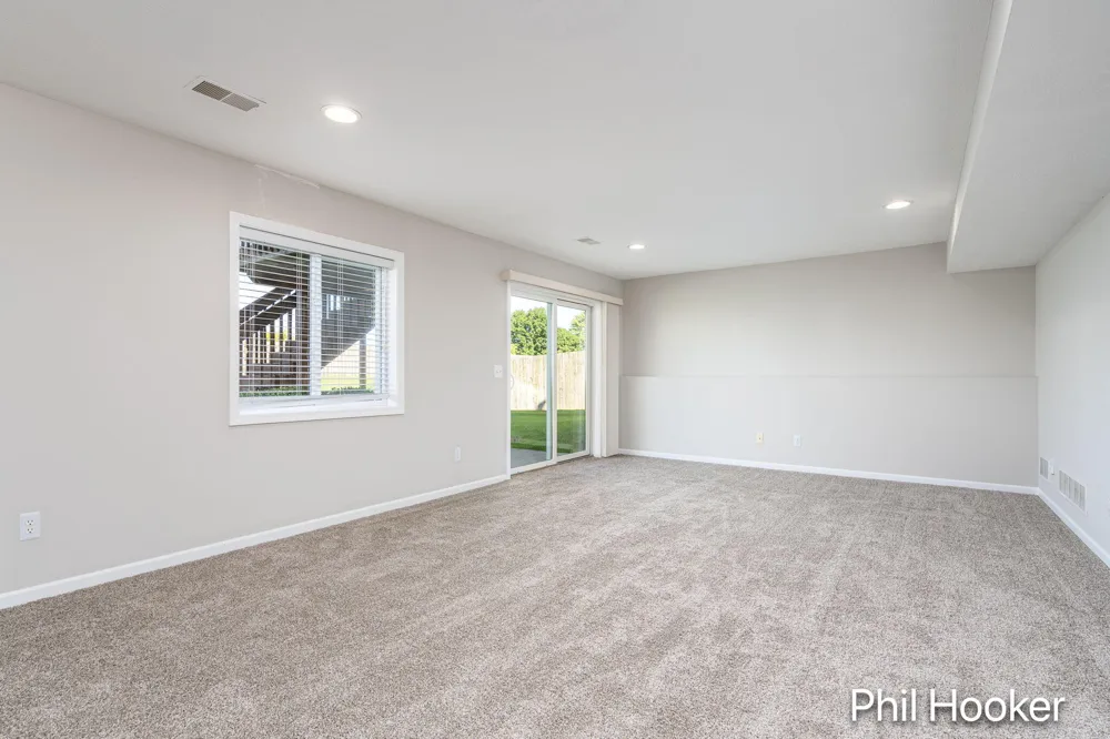 2125 Orchard Ridge Drive NW Grand Rapids, MI 49534