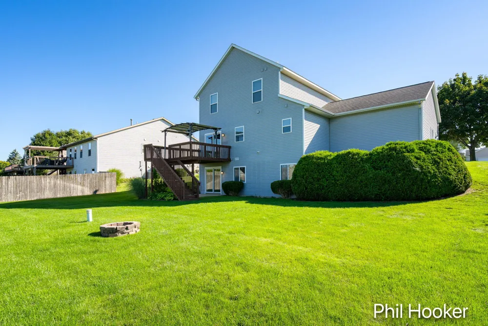 2125 Orchard Ridge Drive NW Grand Rapids, MI 49534