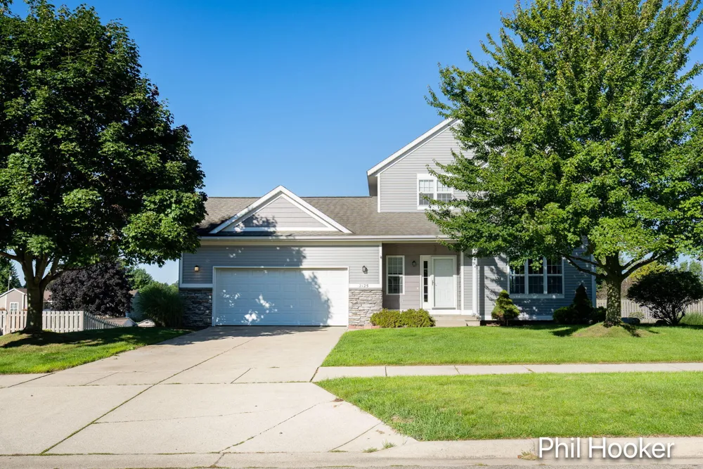 2125 Orchard Ridge Drive NW Grand Rapids, MI 49534