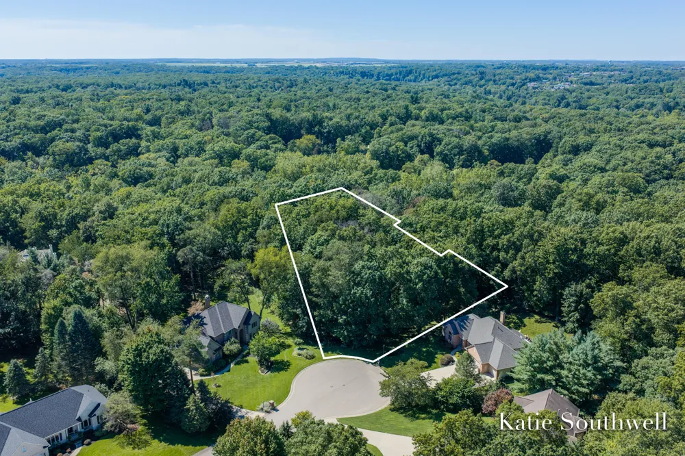 7670 Wood Violet Court SE Grand Rapids, MI 49546