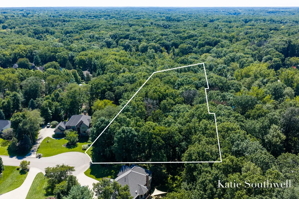 7670 Wood Violet Court SE Grand Rapids, MI 49546