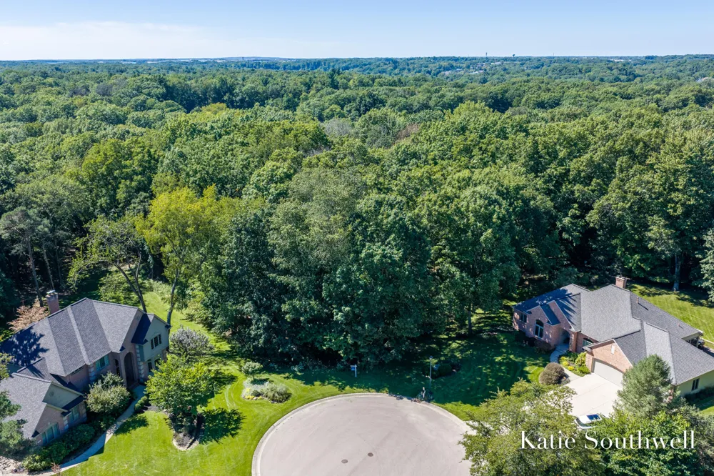 7670 Wood Violet Court SE Grand Rapids, MI 49546