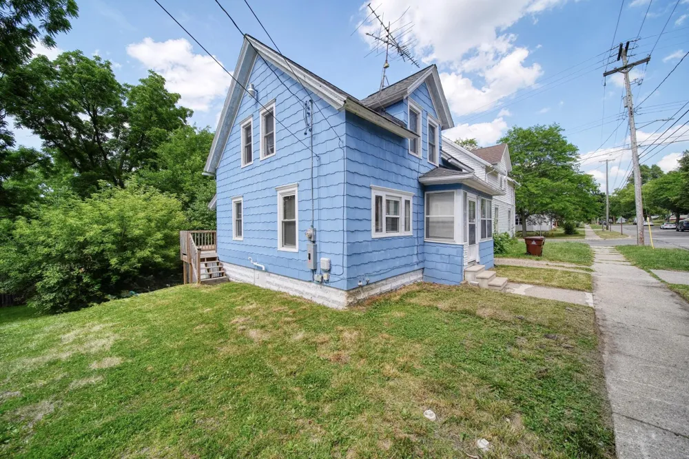 1516 Plymouth Street Jackson, MI 49203