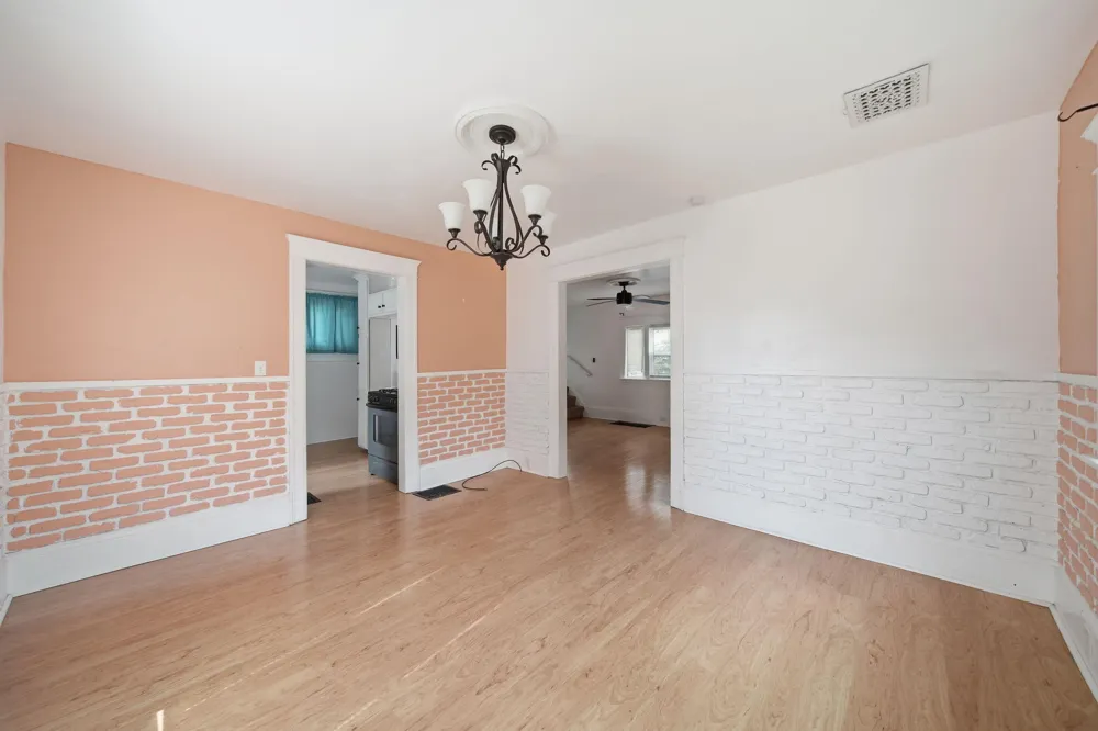 1516 Plymouth Street Jackson, MI 49203