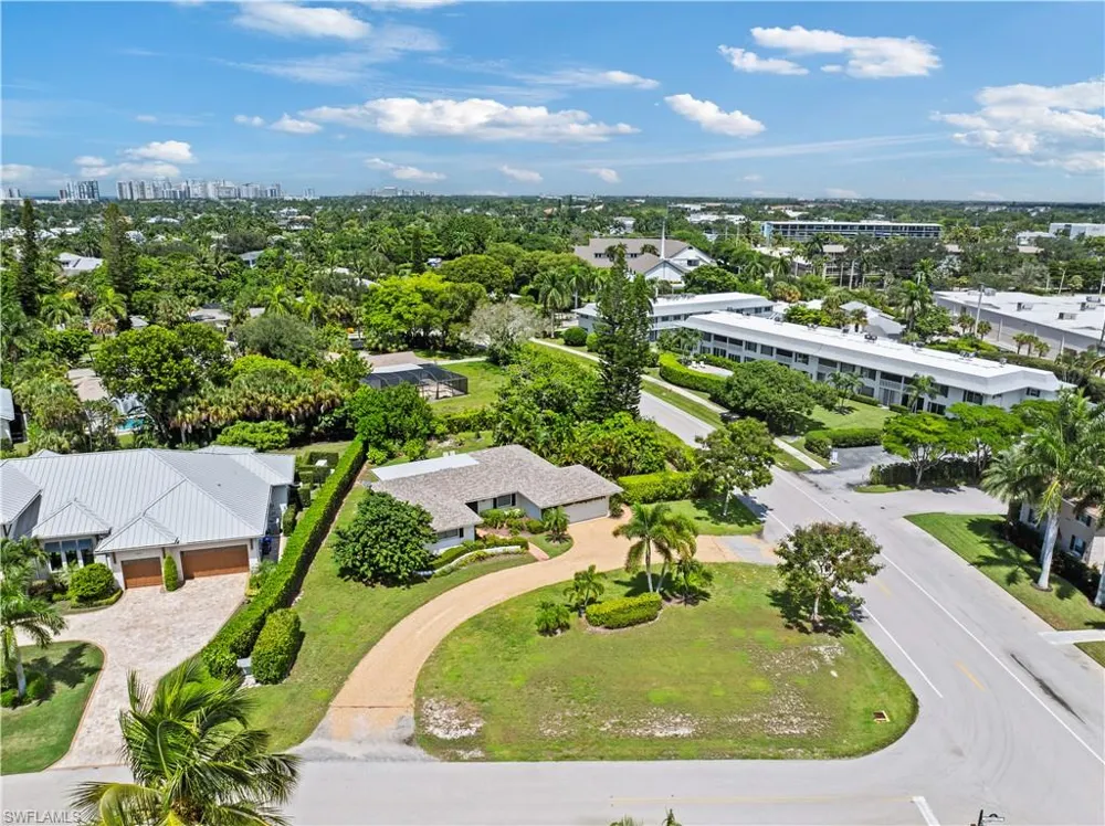 717 Rudder Road Naples, FL 34102