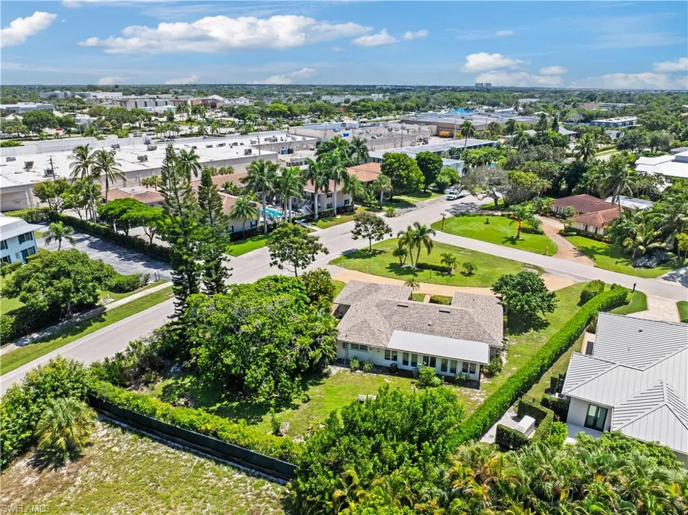 717 Rudder Road Naples, FL 34102