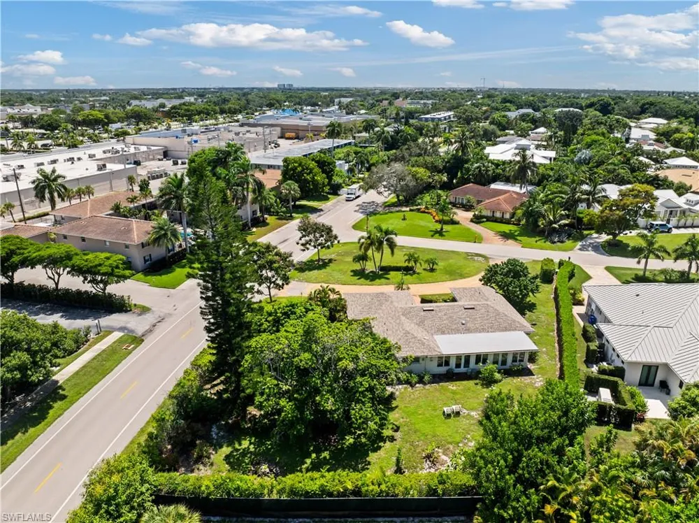 717 Rudder Road Naples, FL 34102