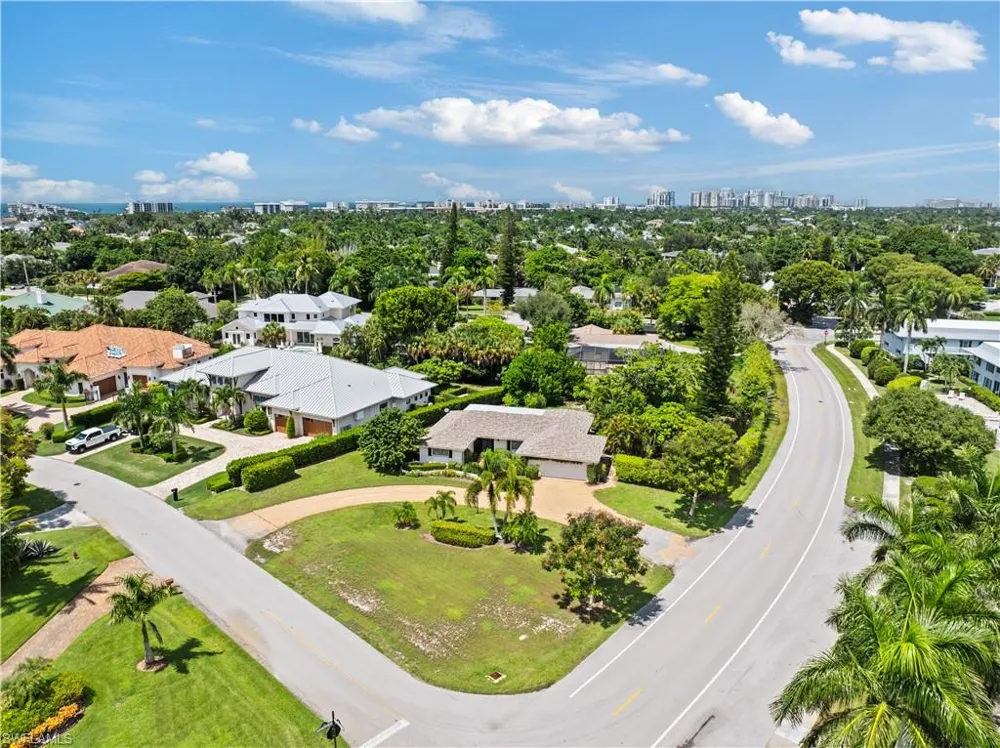 717 Rudder Road Naples, FL 34102