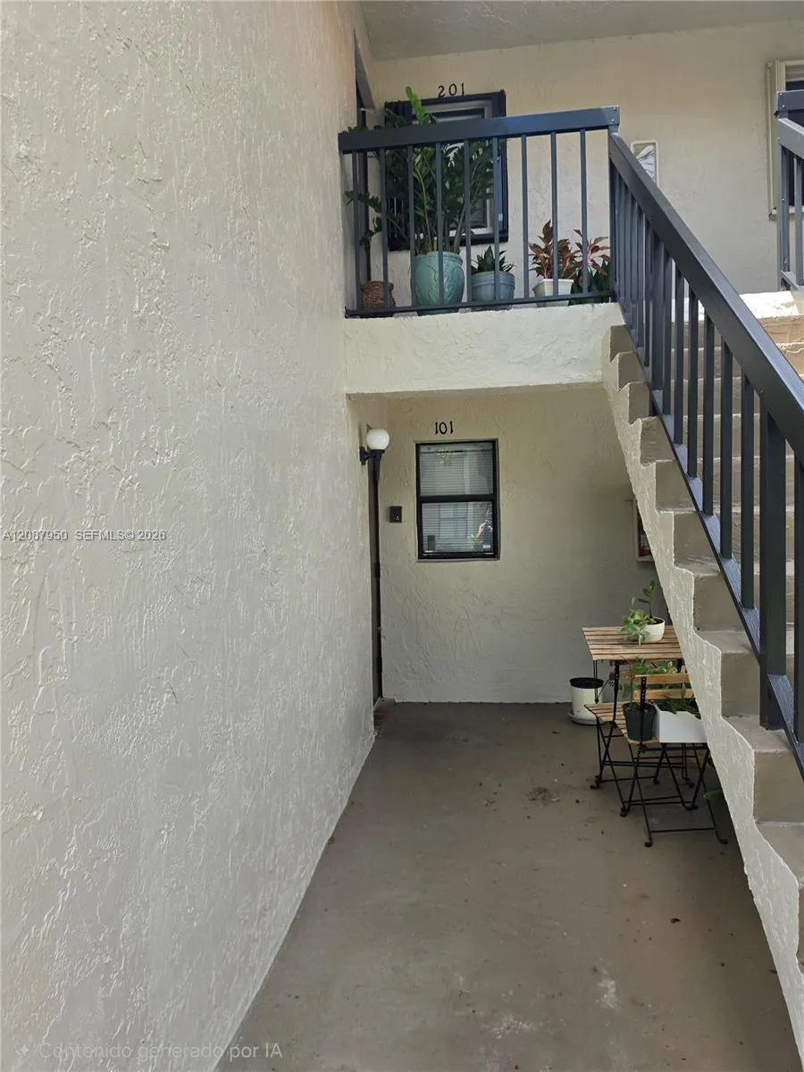 9708 Hammocks Blvd #101-32 Miami, FL 33196