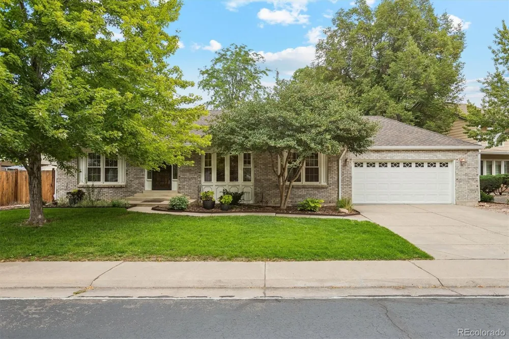 5923 W Pacific Circle Lakewood, CO 80227