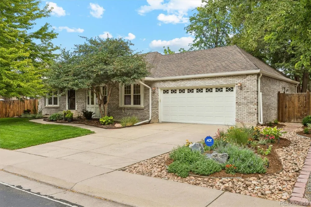 5923 W Pacific Circle Lakewood, CO 80227