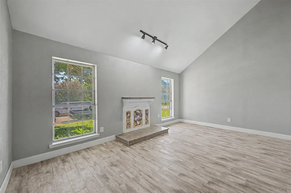 5013 Buttonwood Lane Garland, TX 75043