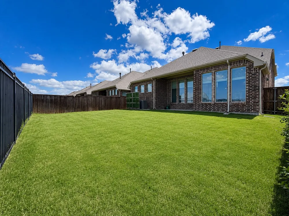 17293 Texas Pistache Drive Dallas, TX 75252