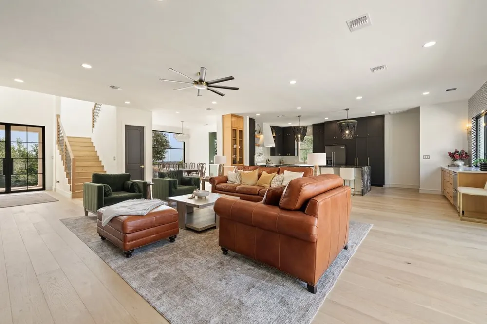 34 AUTUMN OAKS DRIVE The Hills, TX 78738