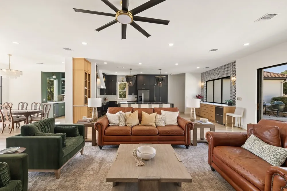 34 AUTUMN OAKS DRIVE The Hills, TX 78738