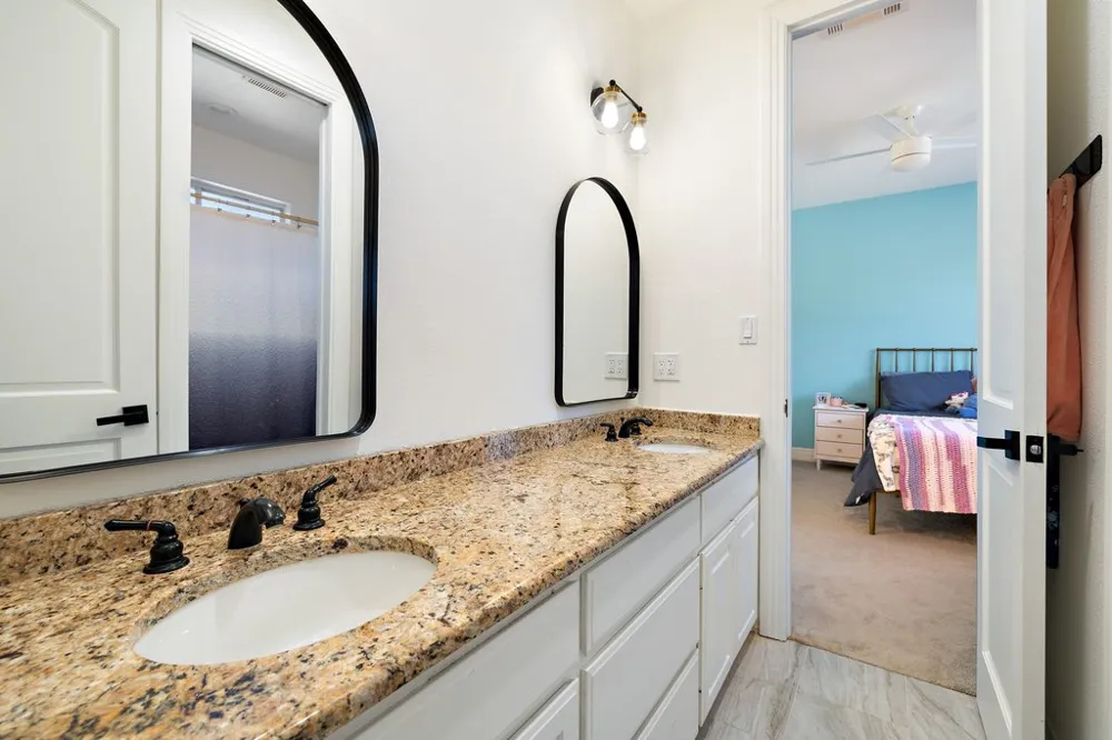34 AUTUMN OAKS DRIVE The Hills, TX 78738