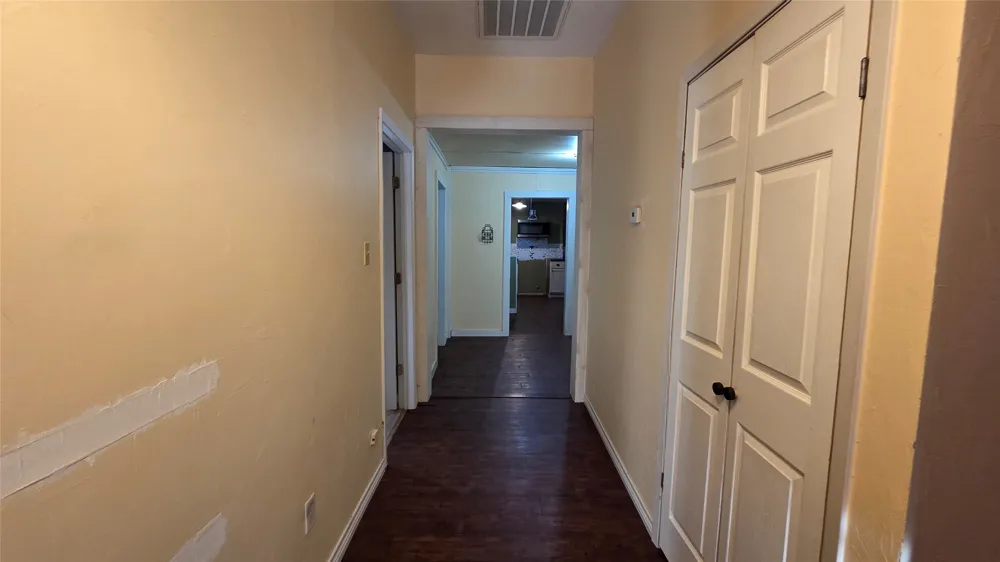 401 Pecan Street Moulton, TX 77975