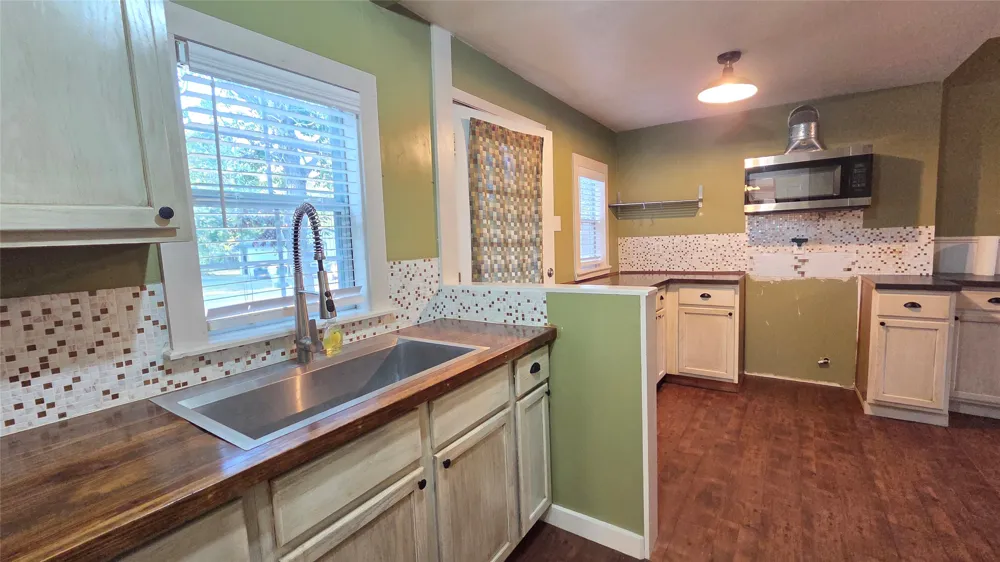 401 Pecan Street Moulton, TX 77975