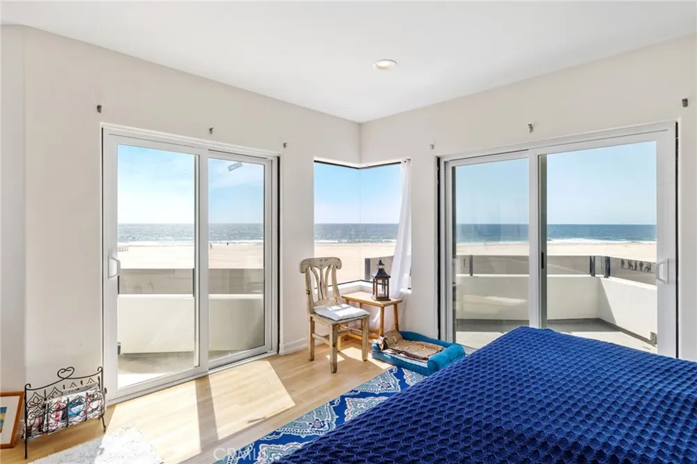536 The Strand Hermosa Beach, CA 90254