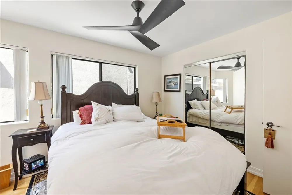 536 The Strand Hermosa Beach, CA 90254