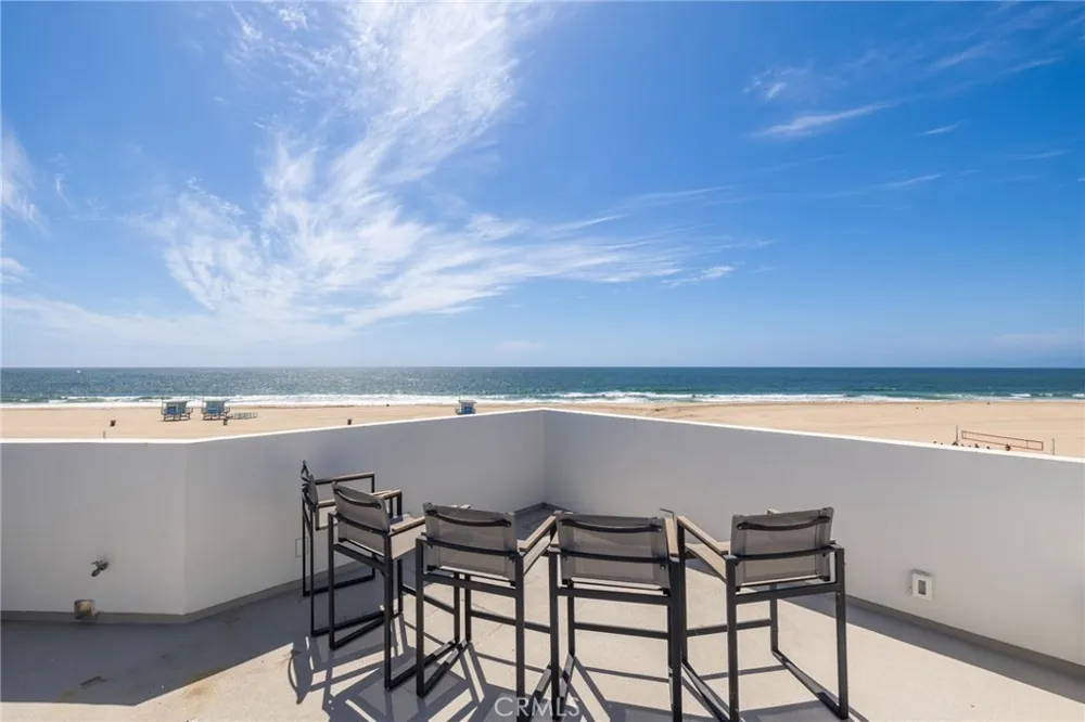 536 The Strand Hermosa Beach, CA 90254
