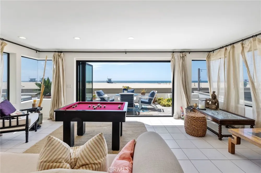 536 The Strand Hermosa Beach, CA 90254