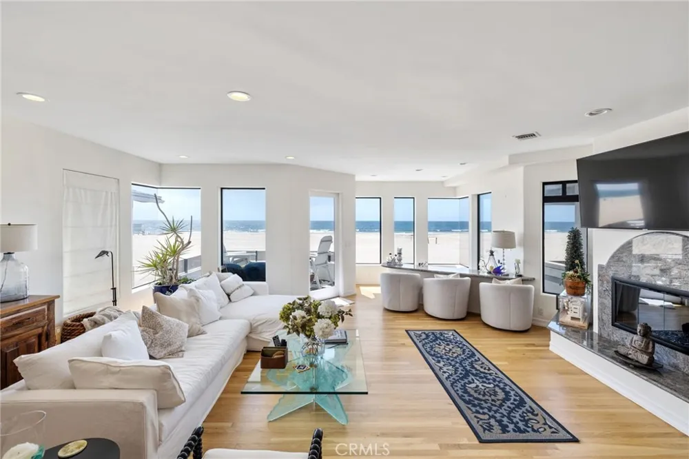 536 The Strand Hermosa Beach, CA 90254