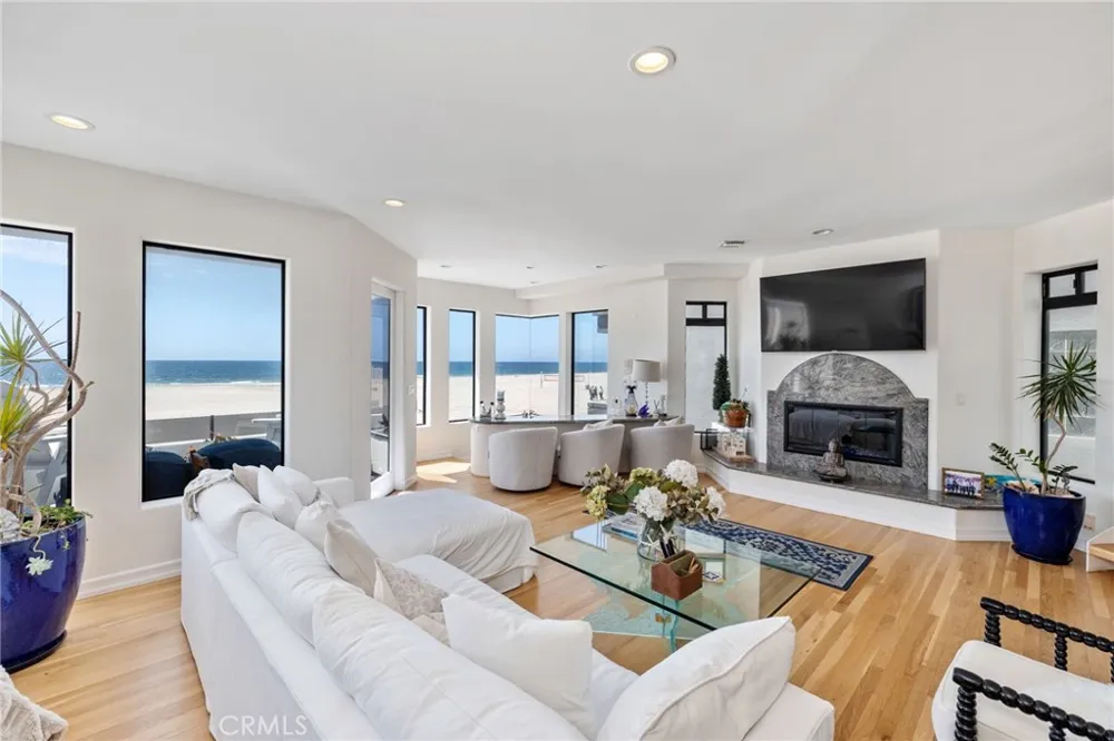 536 The Strand Hermosa Beach, CA 90254