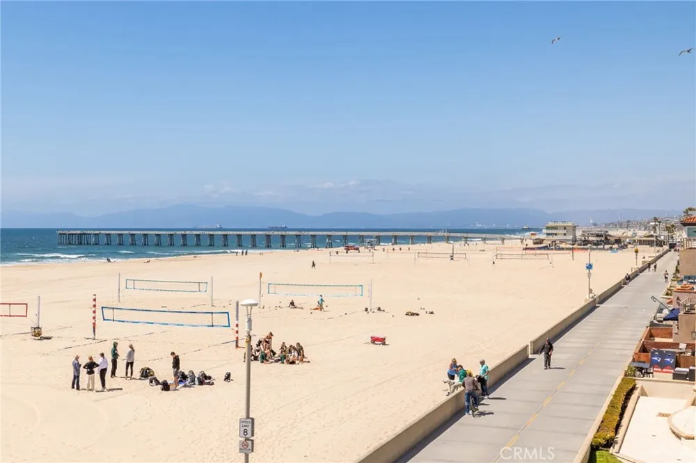 536 The Strand Hermosa Beach, CA 90254