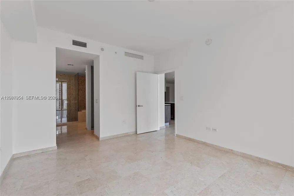 88 SW 7th St #904 Miami, FL 33130