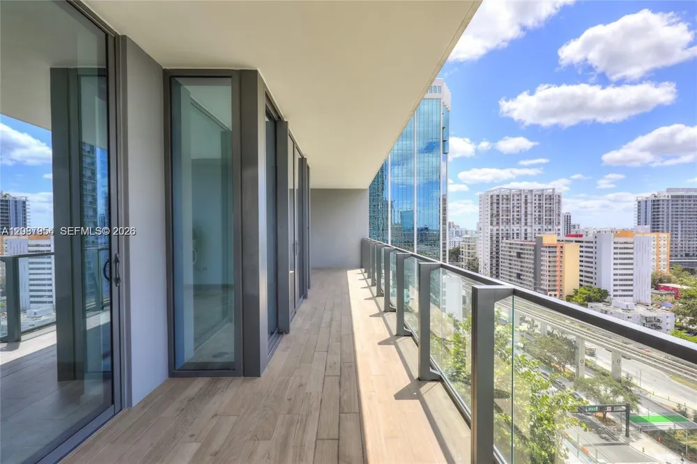 88 SW 7th St #904 Miami, FL 33130