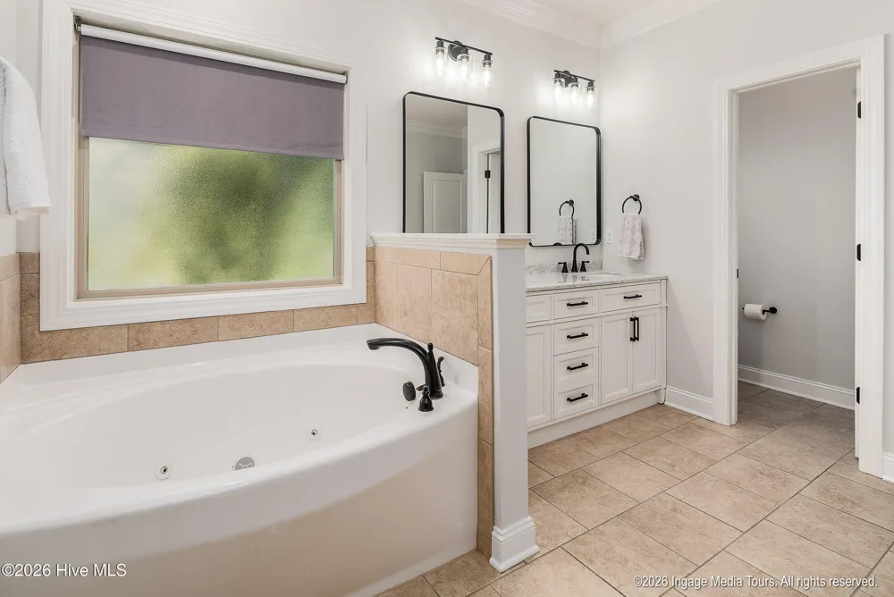 902 Derbyshire Lane Greenville, NC 27858