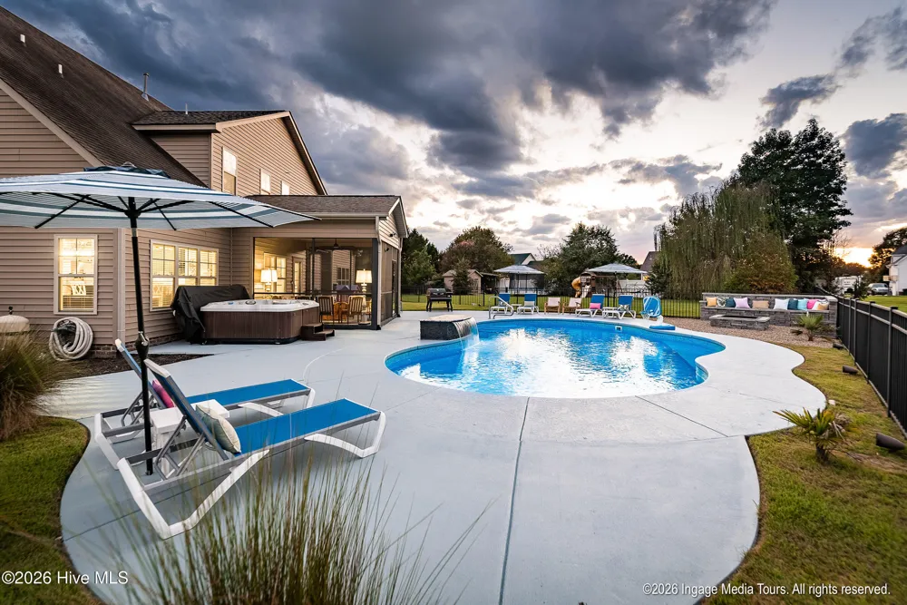 902 Derbyshire Lane Greenville, NC 27858