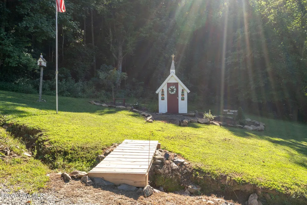 100 Little Den Lane Murphy, NC 28906