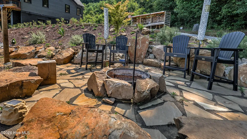 100 Little Den Lane Murphy, NC 28906