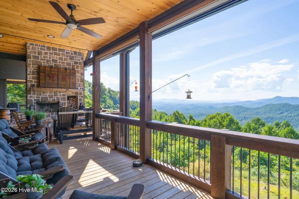 100 Little Den Lane Murphy, NC 28906