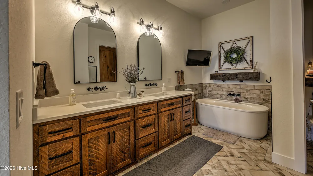 100 Little Den Lane Murphy, NC 28906