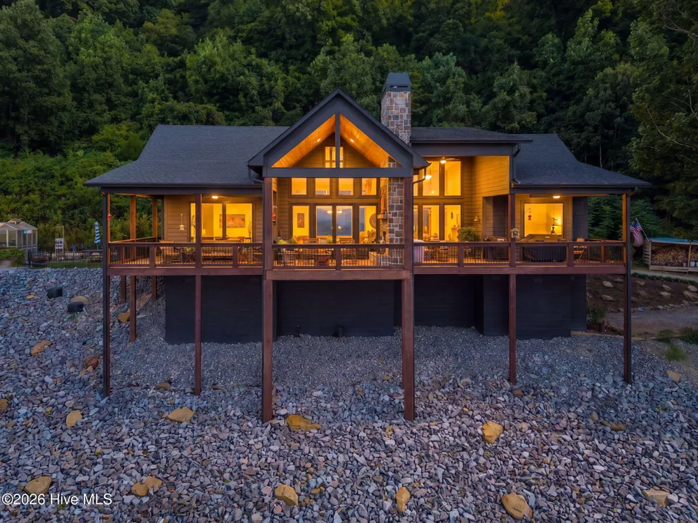 100 Little Den Lane Murphy, NC 28906